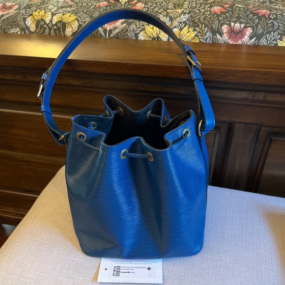 Louis Vuitton Epi Petite Noe - Picture 1 of 9